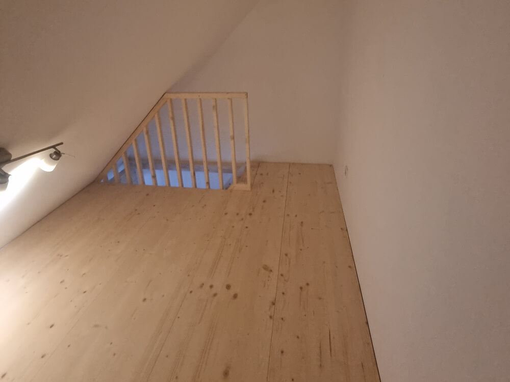 Holzwände im Haus regulieren die Feuchte