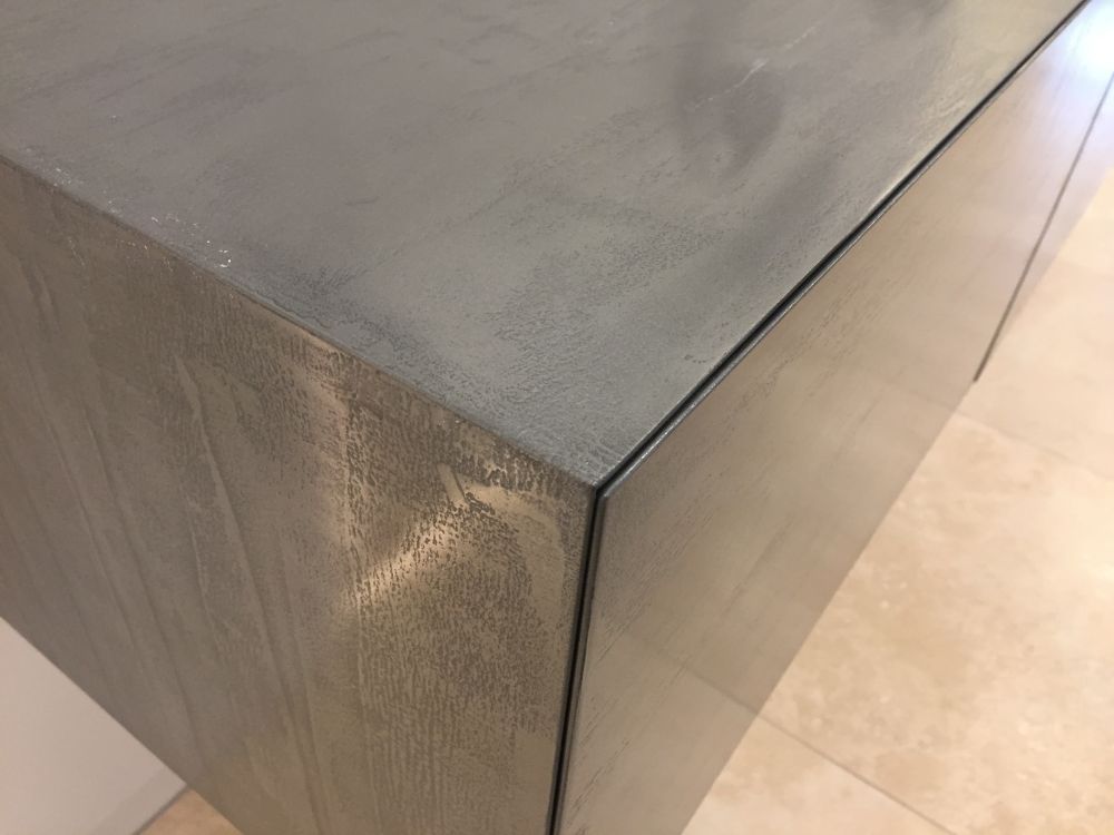 Metallspachtel als Oberfläche
