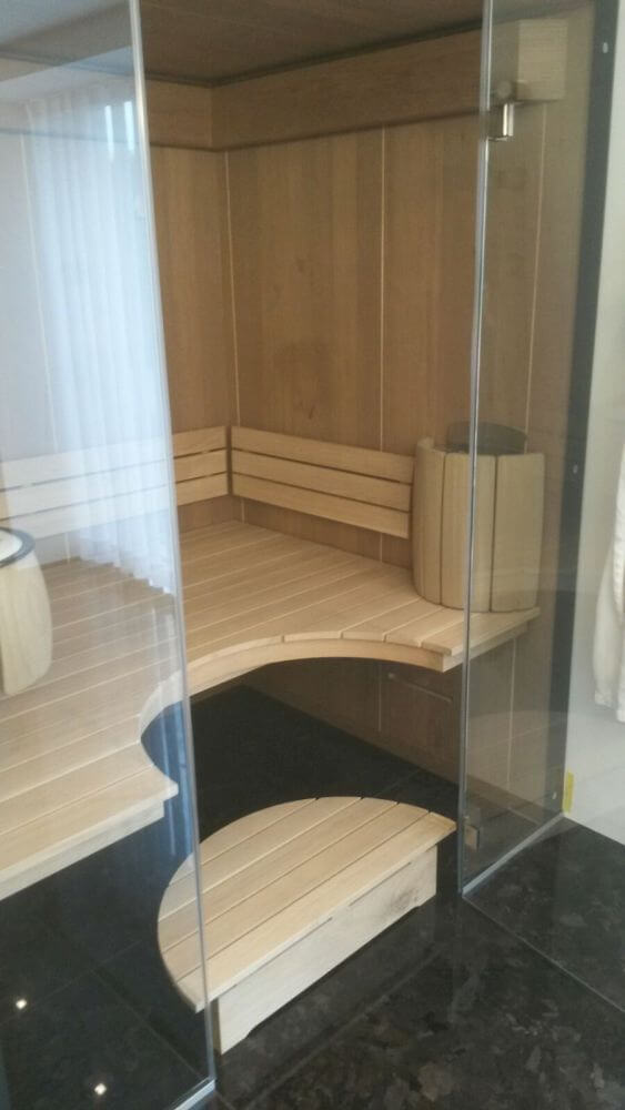 Sauna aus Linde und Abachi Holz