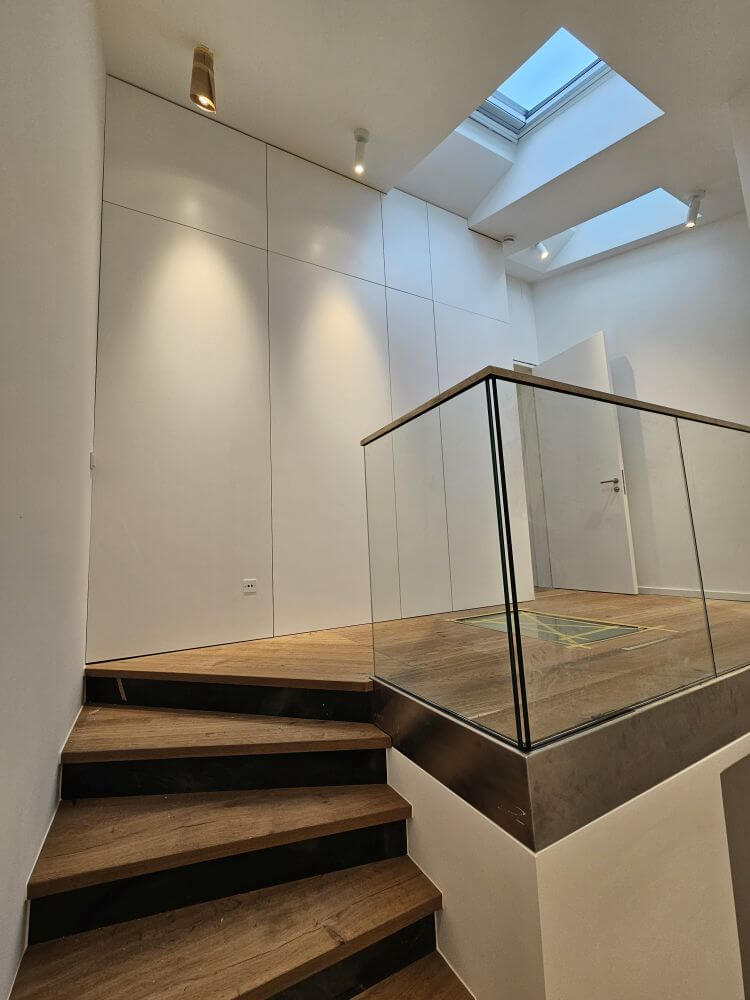 Treppe mit Bewegungssensor